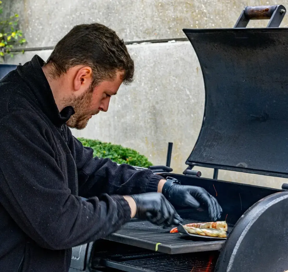 Gert aan de grill