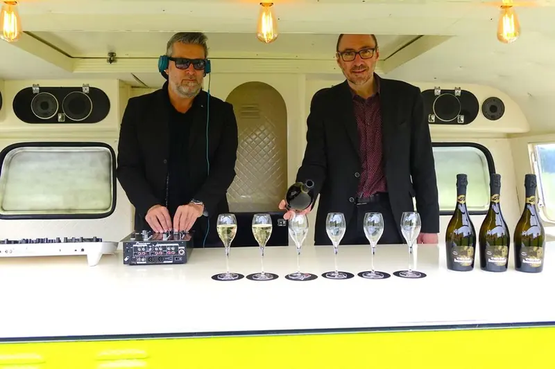 Alvain, mobiele cocktailbar uit Antwerpen, te huur via Feestkarhuren.nl
