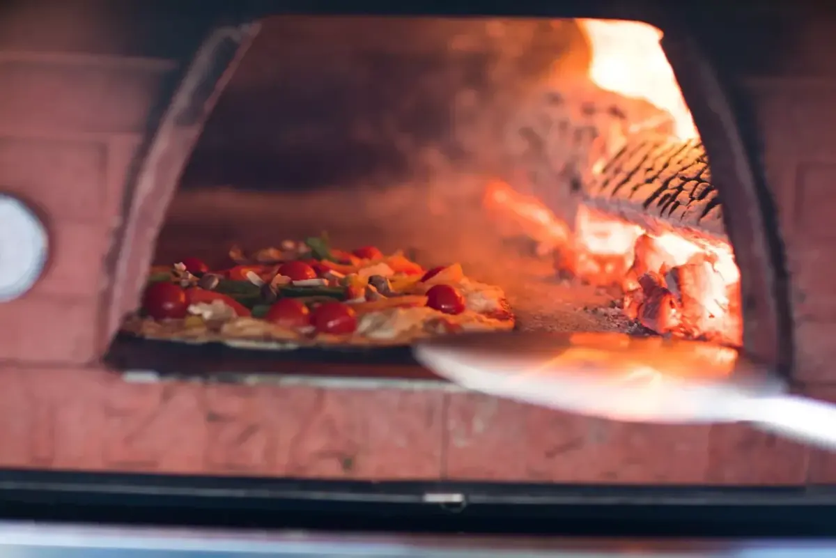 Pizza uit de houtoven