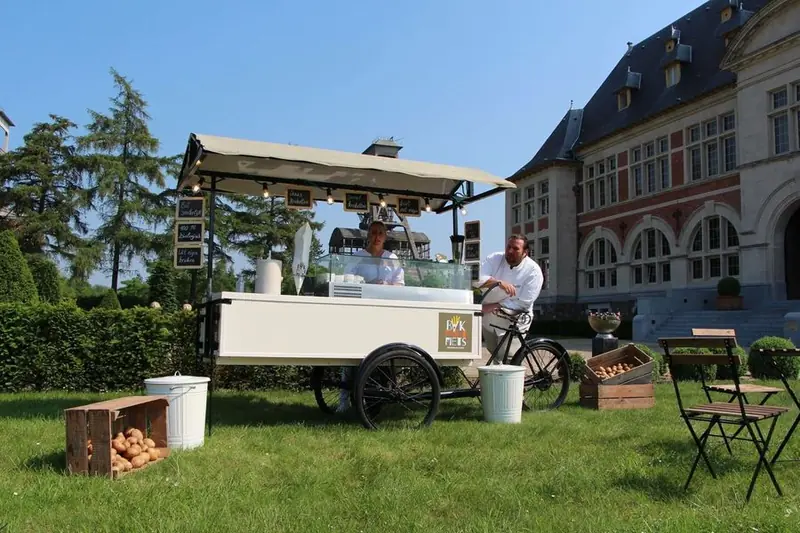 Bakfrietfiets, frietfoodtruck uit Antwerpen, te huur via Feestkarhuren.nl
