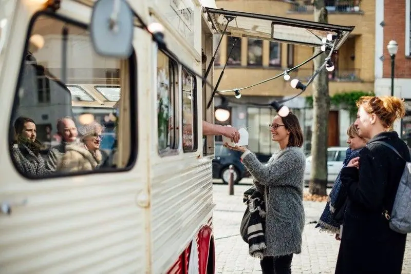 Balls & Glory Foodtruck, foodtruck voor kip, te huur via Feestkarhuren.nl