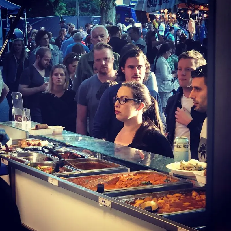 BangkokStreetfood, vegetarische foodtruck, te huur via Feestkarhuren.nl