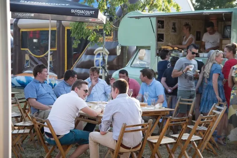 Bar d'Edouard, pastafoodtruck uit Oost-Vlaanderen, te huur via Feestkarhuren.nl