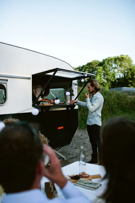 Bar Estivo, mobiele cocktailbar, te huur via Feestkarhuren.nl