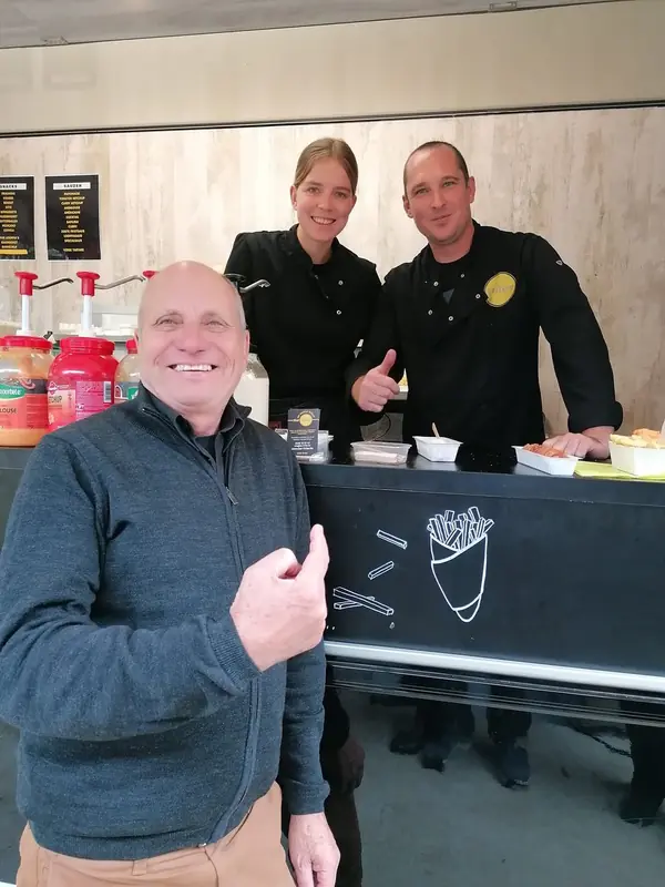 Bar Frites, frietfoodtruck, te huur via Feestkarhuren.nl