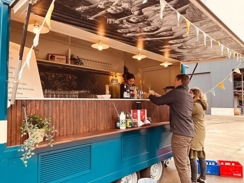 Bar Georges, koffiebar op wielen uit Antwerpen, te huur via Feestkarhuren.nl