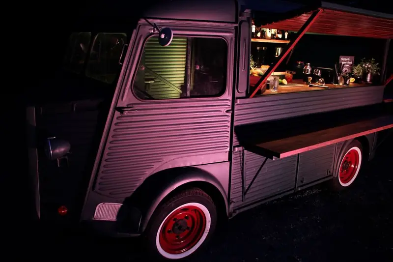 Barabooz Cocktails & Mocktails, mobiele cocktailbar, te huur via Feestkarhuren.nl