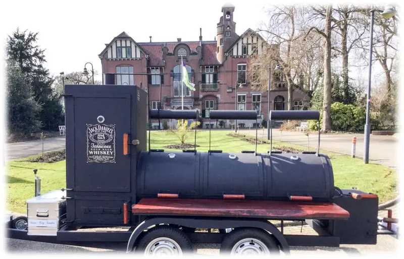 BarbecueCatering.be, BBQ-foodtruck uit Antwerpen, te huur via Feestkarhuren.nl