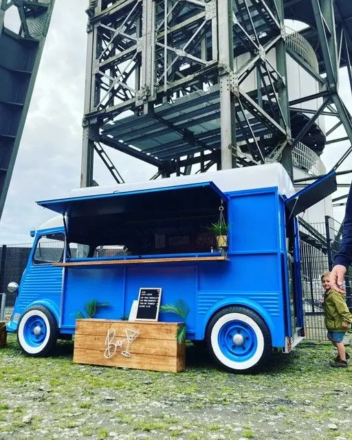 Barra Loumaté, mobiele cocktailbar uit Antwerpen, te huur via Feestkarhuren.nl