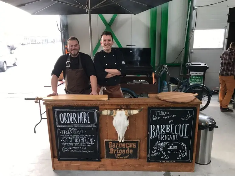 BBQ Brigade, BBQ-foodtruck, te huur via Feestkarhuren.nl