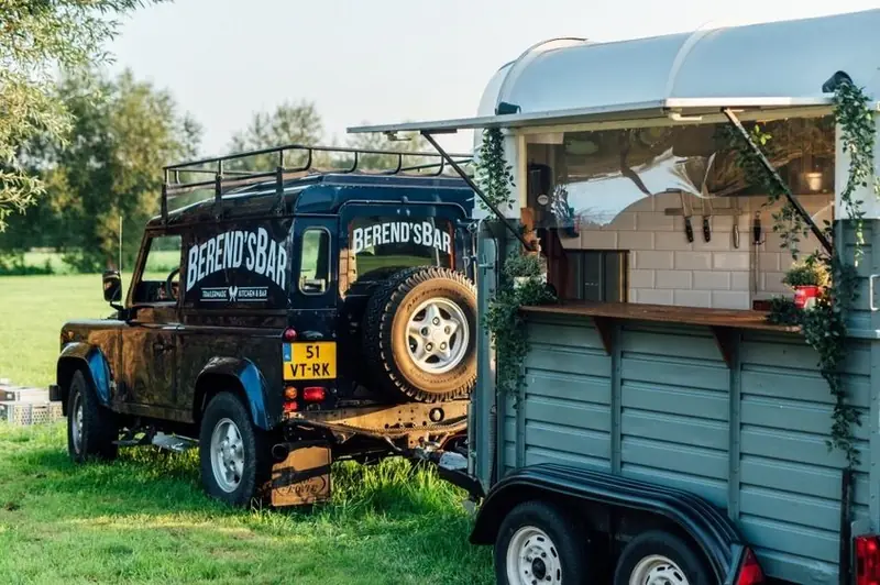 Berend's Bar, streetfoodtruck uit Overijssel, te huur via Feestkarhuren.nl