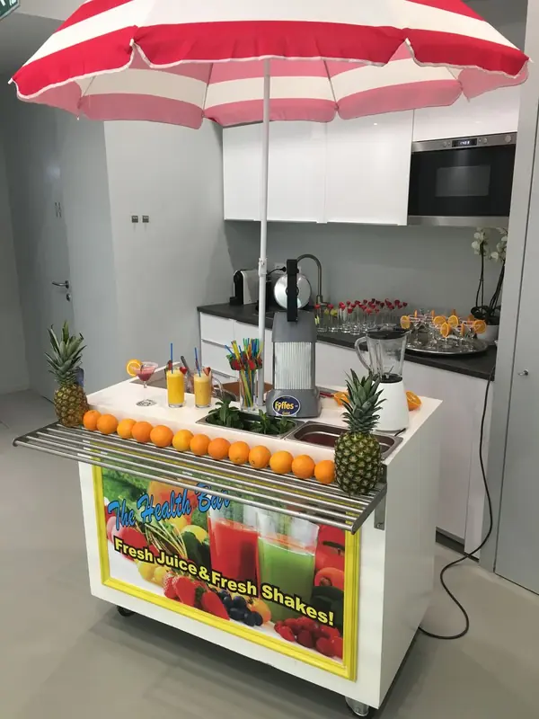 Bf eventcatering, smoothiebar op wielen, te huur via Feestkarhuren.nl