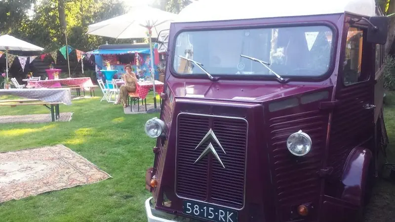 Bistrobus, ijsfoodtruck, te huur via Feestkarhuren.nl