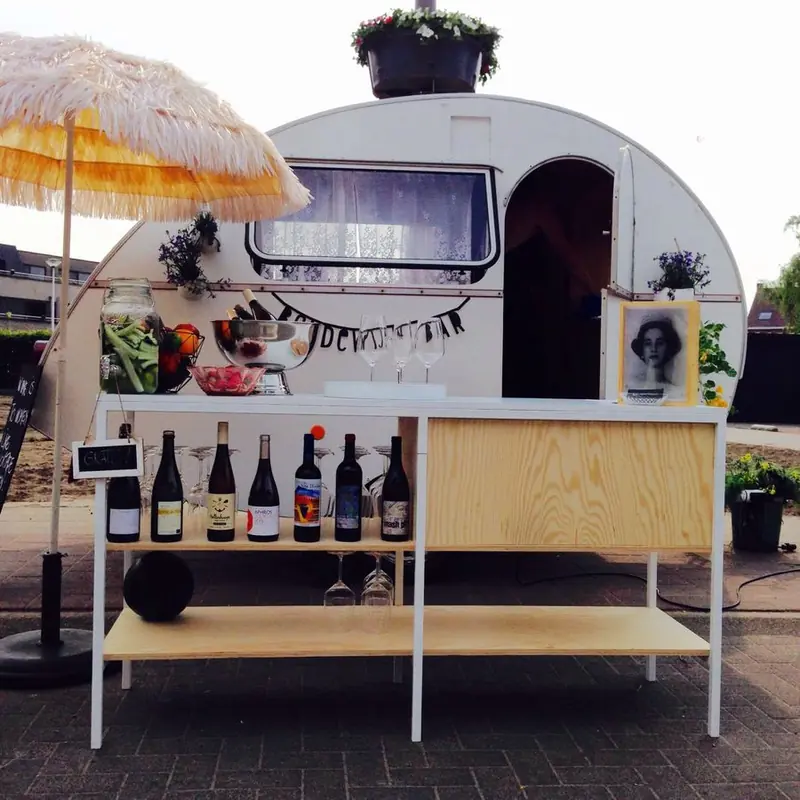 Boudewijn Bar, tapwagen uit Limburg (NL), te huur via Feestkarhuren.nl