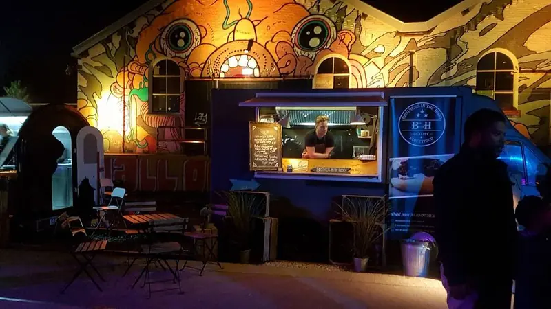Brothers in the Hood, BBQ-foodtruck, te huur via Feestkarhuren.nl