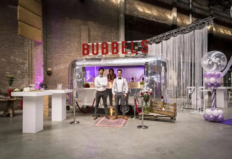 Buitengewoon Bubbels, koffiebar op wielen uit Antwerpen, te huur via Feestkarhuren.nl