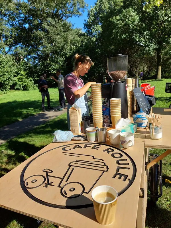 Café Roulé, koffiebar op wielen uit Oost-Vlaanderen, te huur via Feestkarhuren.nl