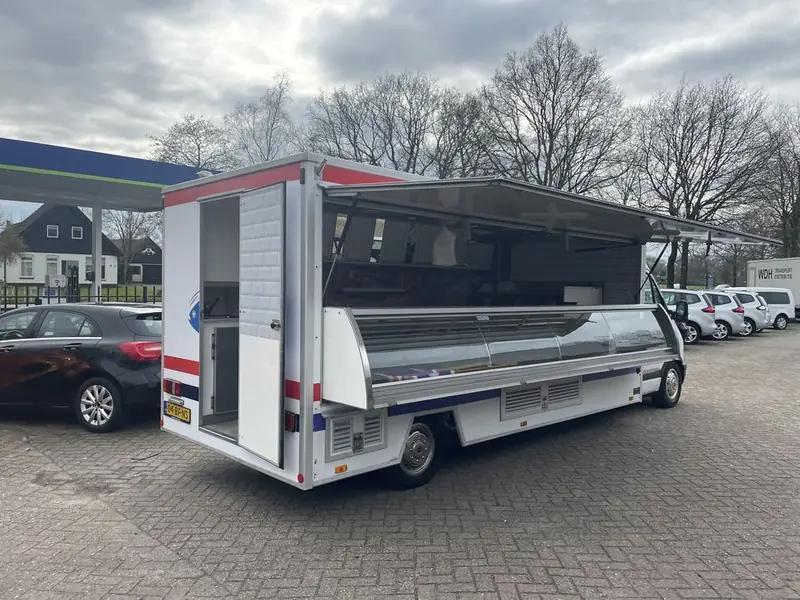 Cafetaria Pitstop, pizzatruck, te huur via Feestkarhuren.nl