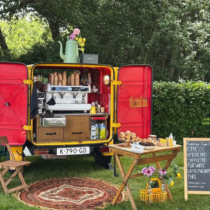 Caffe Dolce koffiebar, koffiebar op wielen uit Friesland, te huur via Feestkarhuren.nl