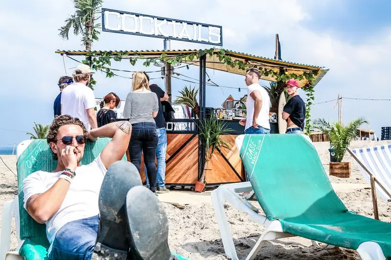 Caipi Boys, mobiele cocktailbar uit Noord-Brabant, te huur via Feestkarhuren.nl