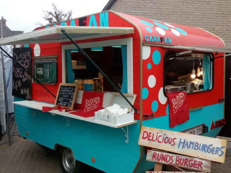 Carafan, mobiele bar uit Limburg (NL), te huur via Feestkarhuren.nl