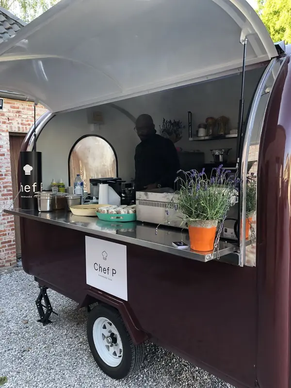 Chef P, tapasfoodtruck uit Brussel, te huur via Feestkarhuren.nl