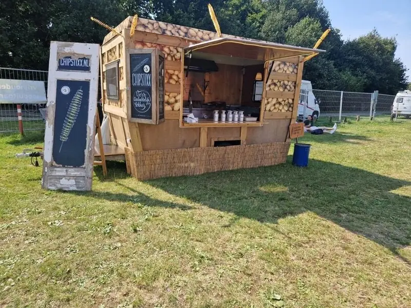 Chipstixx, frietfoodtruck uit Zuid-Holland, te huur via Feestkarhuren.nl