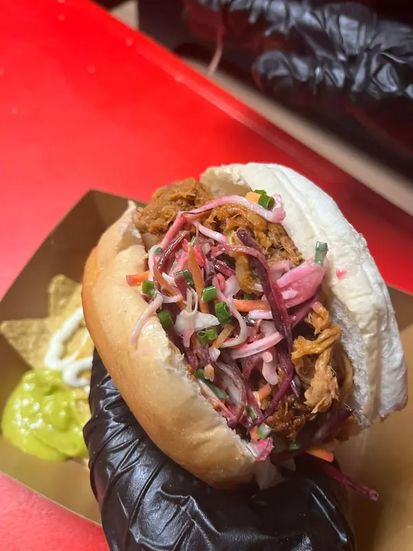 Coché Limon, burgertruck uit Antwerpen, te huur via Feestkarhuren.nl
