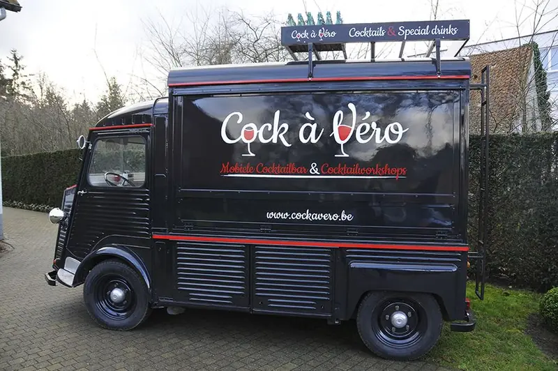 Cock à Véro's mobiele cocktailbar, mobiele cocktailbar uit Antwerpen, te huur via Feestkarhuren.nl