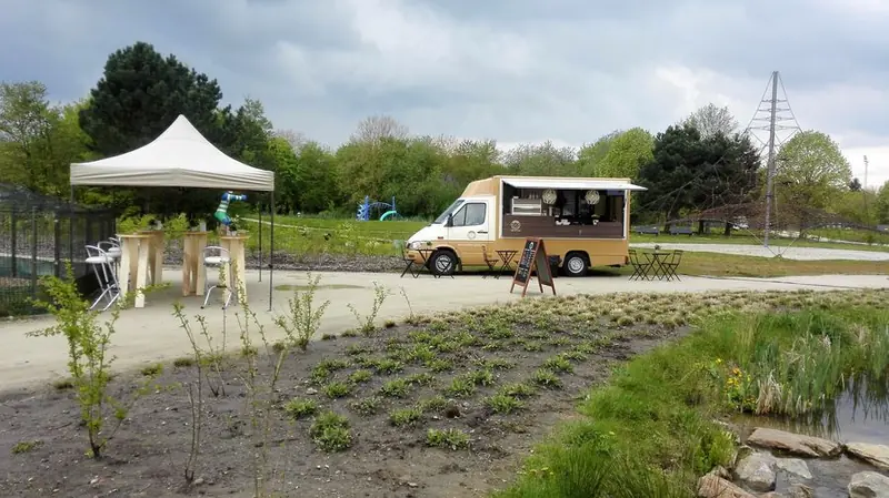 Coffee-xpress, koffiebar op wielen uit Limburg (NL), te huur via Feestkarhuren.nl