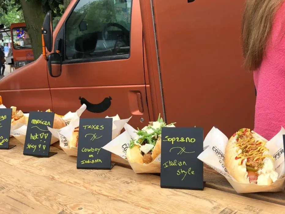Haute dogs bij de truck