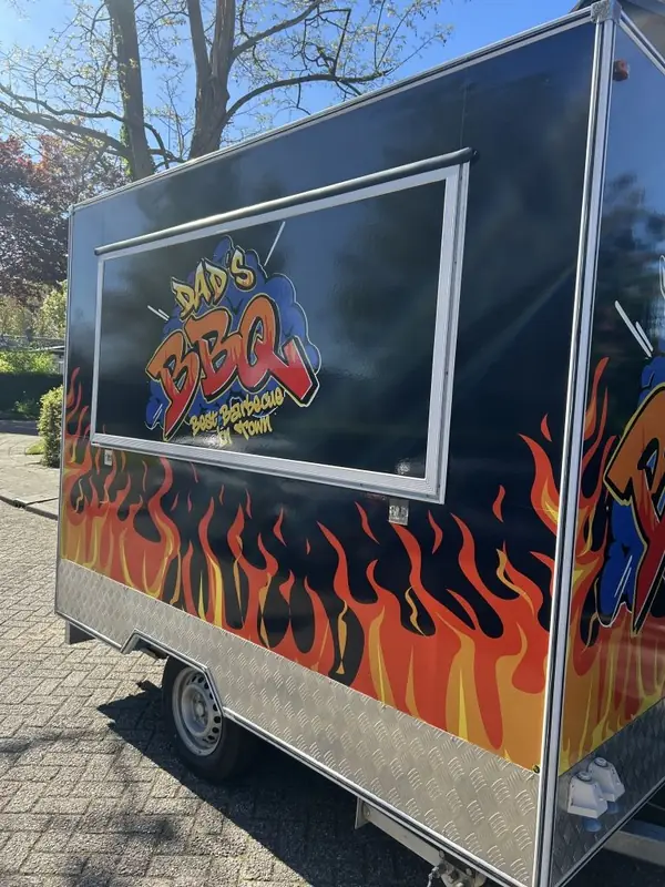 Dad’s BBQ Truck, BBQ-foodtruck uit Gelderland, te huur via Feestkarhuren.nl