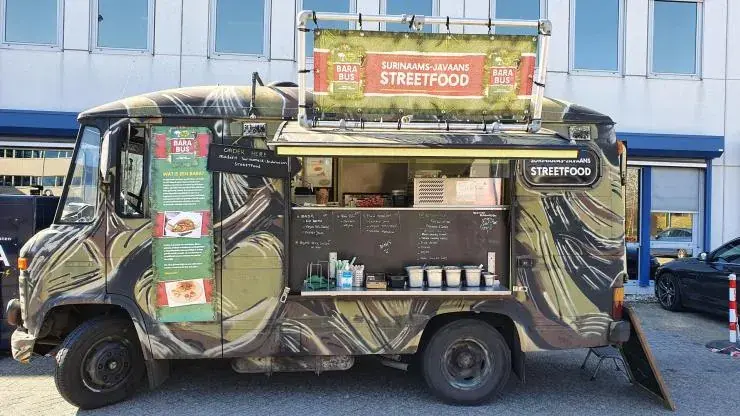 De foodtruck van de Barabus, te huur via Feestkarhuren.nl