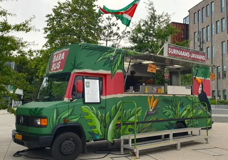 De groene Barabus-truck