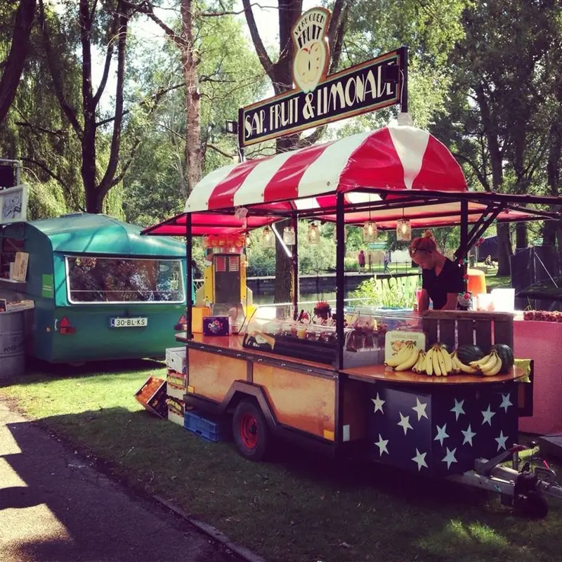 De Dames van het Verboden Fruit, mobiele cocktailbar uit Overijssel, te huur via Feestkarhuren.nl