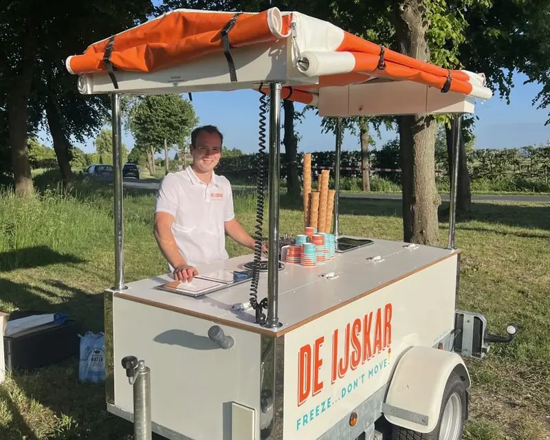 De IJskar, ijsfoodtruck uit Noord-Brabant, te huur via Feestkarhuren.nl