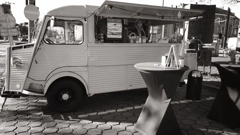 De Kok-Madam, foodtruck voor desserten uit Antwerpen, te huur via Feestkarhuren.nl