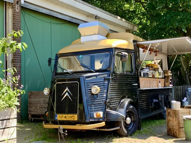 De Snackboutique, frietfoodtruck uit Flevoland, te huur via Feestkarhuren.nl