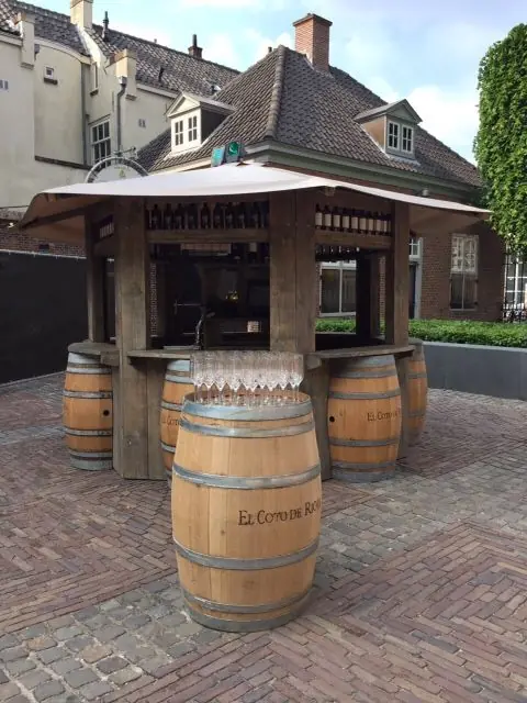 De Wijnbar, koffiebar op wielen uit Antwerpen, te huur via Feestkarhuren.nl