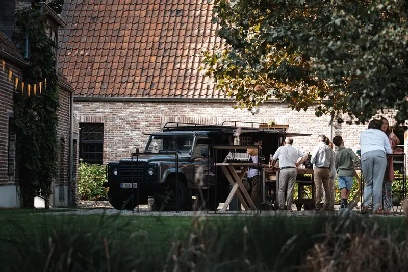 Defender koffiebar, koffiebar op wielen uit Noord-Brabant, te huur via Feestkarhuren.nl