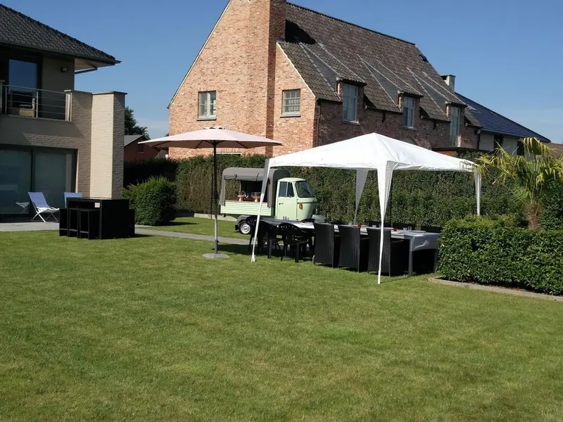Den-Bar, mobiele cocktailbar uit Antwerpen, te huur via Feestkarhuren.nl