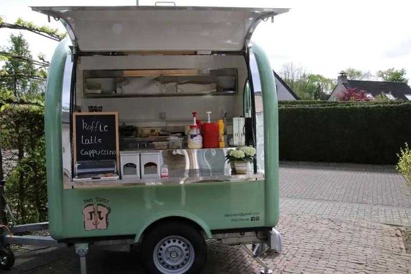 Den tosti, foodtruck voor zoete lekkernijen uit Zeeland, te huur via Feestkarhuren.nl