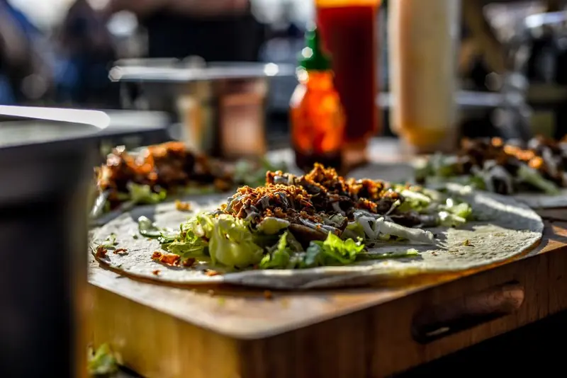 Dolly's Kip Specials, foodtruck voor kip, te huur via Feestkarhuren.nl