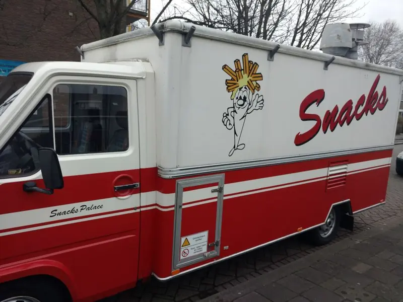 Doner Kebab Express On Tour, halal foodtruck uit Gelderland, te huur via Feestkarhuren.nl