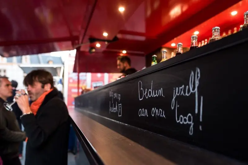 Drinks on Tour (Bar 2), mobiele cocktailbar uit Limburg (NL), te huur via Feestkarhuren.nl