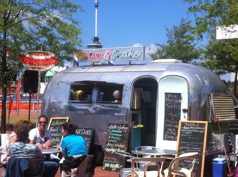 Drive and shake, koffiebar op wielen uit Noord-Brabant, te huur via Feestkarhuren.nl