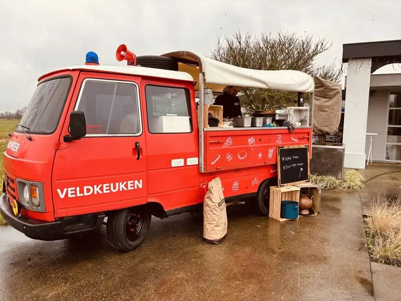 Eet op Locatie, streetfoodtruck uit Noord-Holland, te huur via Feestkarhuren.nl
