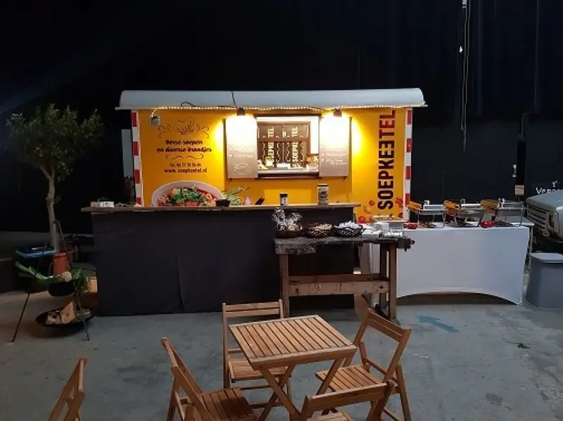 Eeterij De Soepkeetel, streetfoodtruck uit Utrecht, te huur via Feestkarhuren.nl