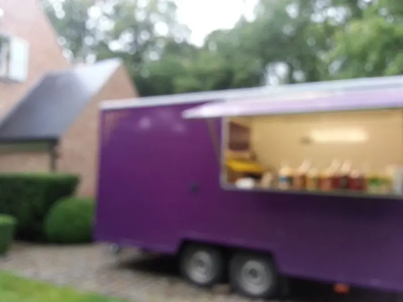 Eetwagen, foodtruck met wereldkeuken uit Antwerpen, te huur via Feestkarhuren.nl