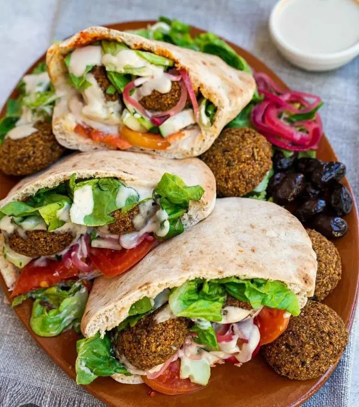 Falafelicious Libanees streetfood, vegetarische foodtruck uit Antwerpen, te huur via Feestkarhuren.nl
